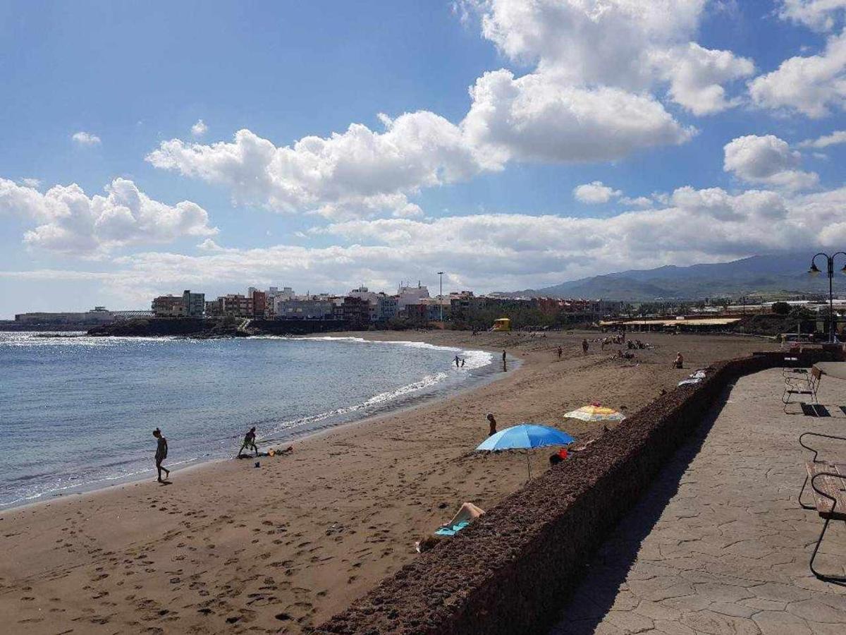 Piso En Primera Linea Con Vistas Directas Al Mar Melenara Exterior foto