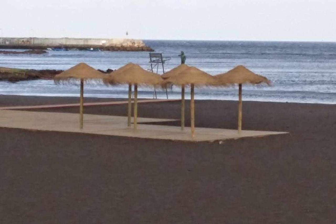 Piso En Primera Linea Con Vistas Directas Al Mar Melenara Exterior foto